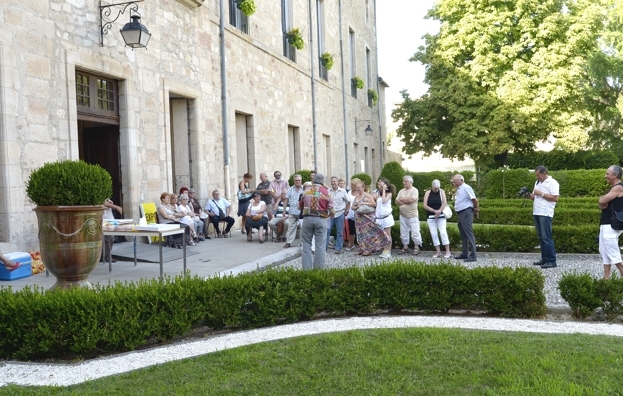 Dans les jardins de l'hotel de ville de Lodève