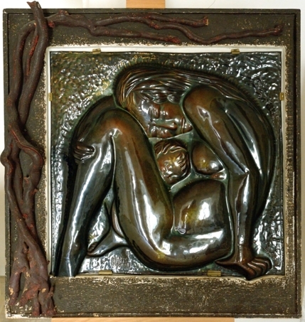 La Fade – cuivre repoussé émaillé – 1956 (96 x 91 cm) - photo Yvan Marcou La Fade – cuivre repoussé émaillé – 1956 (96 x 91 cm) - photo Yvan Marcou