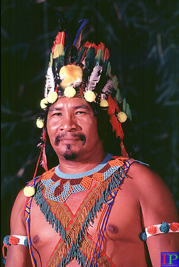 053-019-Chef coutumier Galibi-B.jpg 053-019-Chef coutumier Galibi-B.jpg