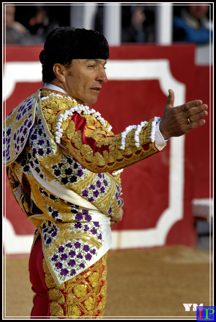 002-El Fundi-BB.jpg 002-El Fundi-BB.jpg