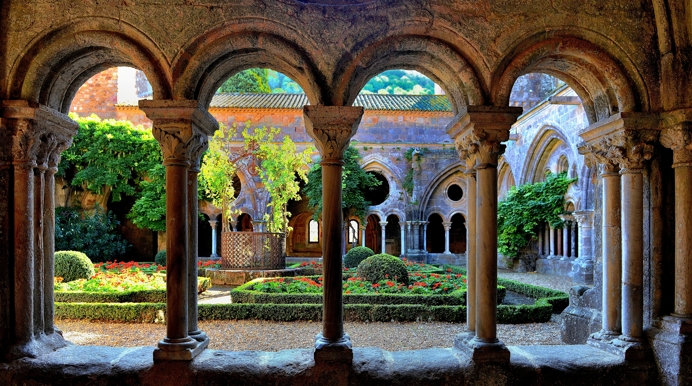 001-Abbaye de Fontfroide-Cloître AA © Yvan Marcou 001-Abbaye de Fontfroide-Cloître AA © Yvan Marcou